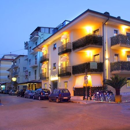 סן בנדטו דל טרנטו Casa Vacanze Villa Spina חדר תמונה
