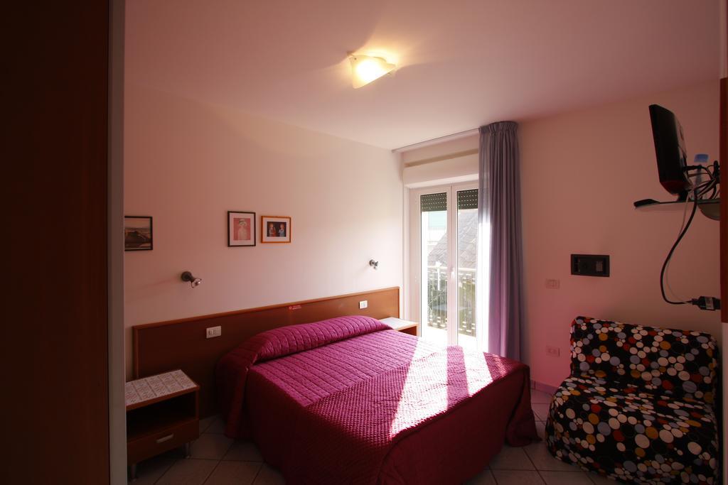סן בנדטו דל טרנטו Casa Vacanze Villa Spina חדר תמונה